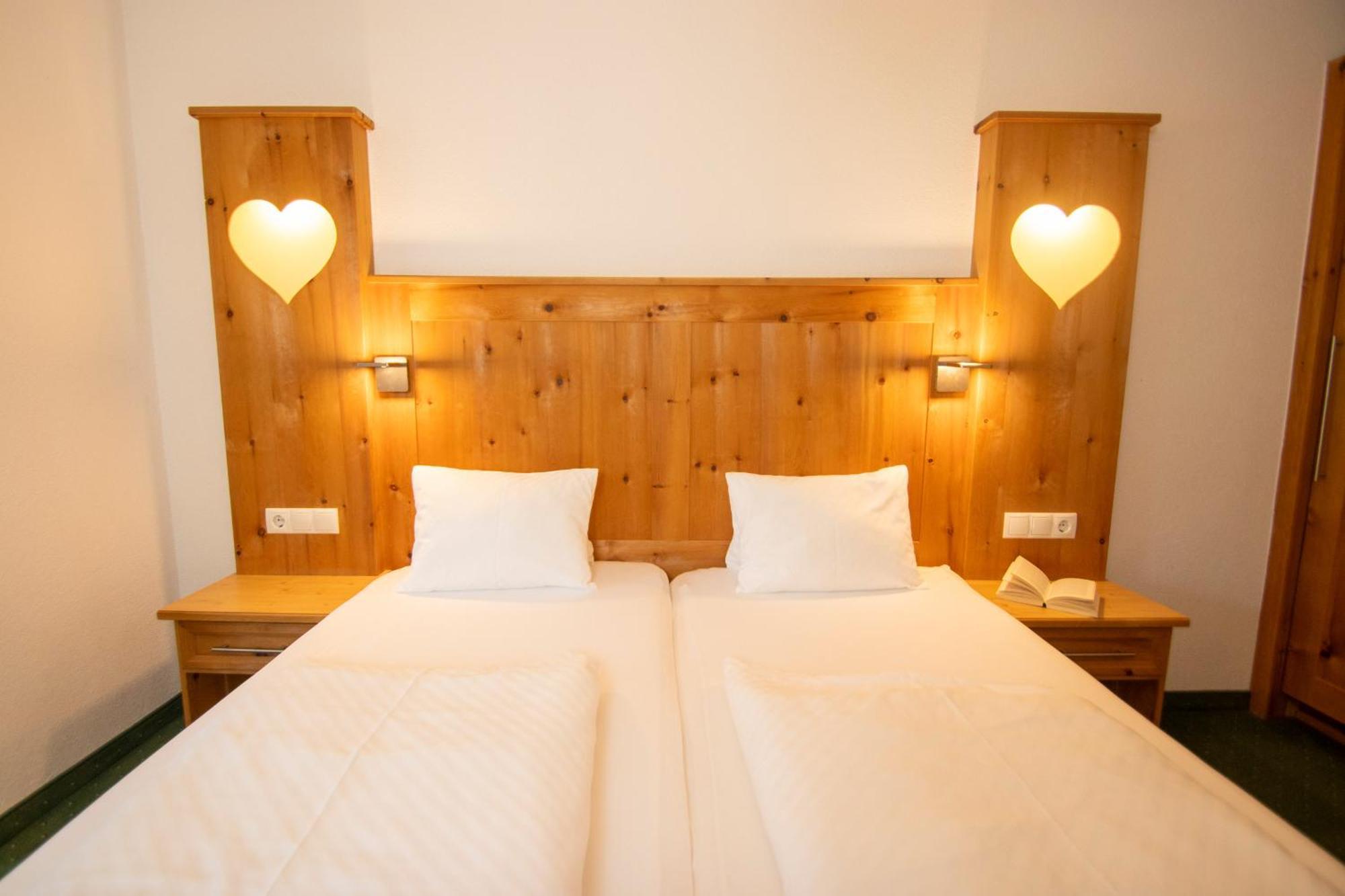 אוץ Aktivhotel Waldhof מראה חיצוני תמונה