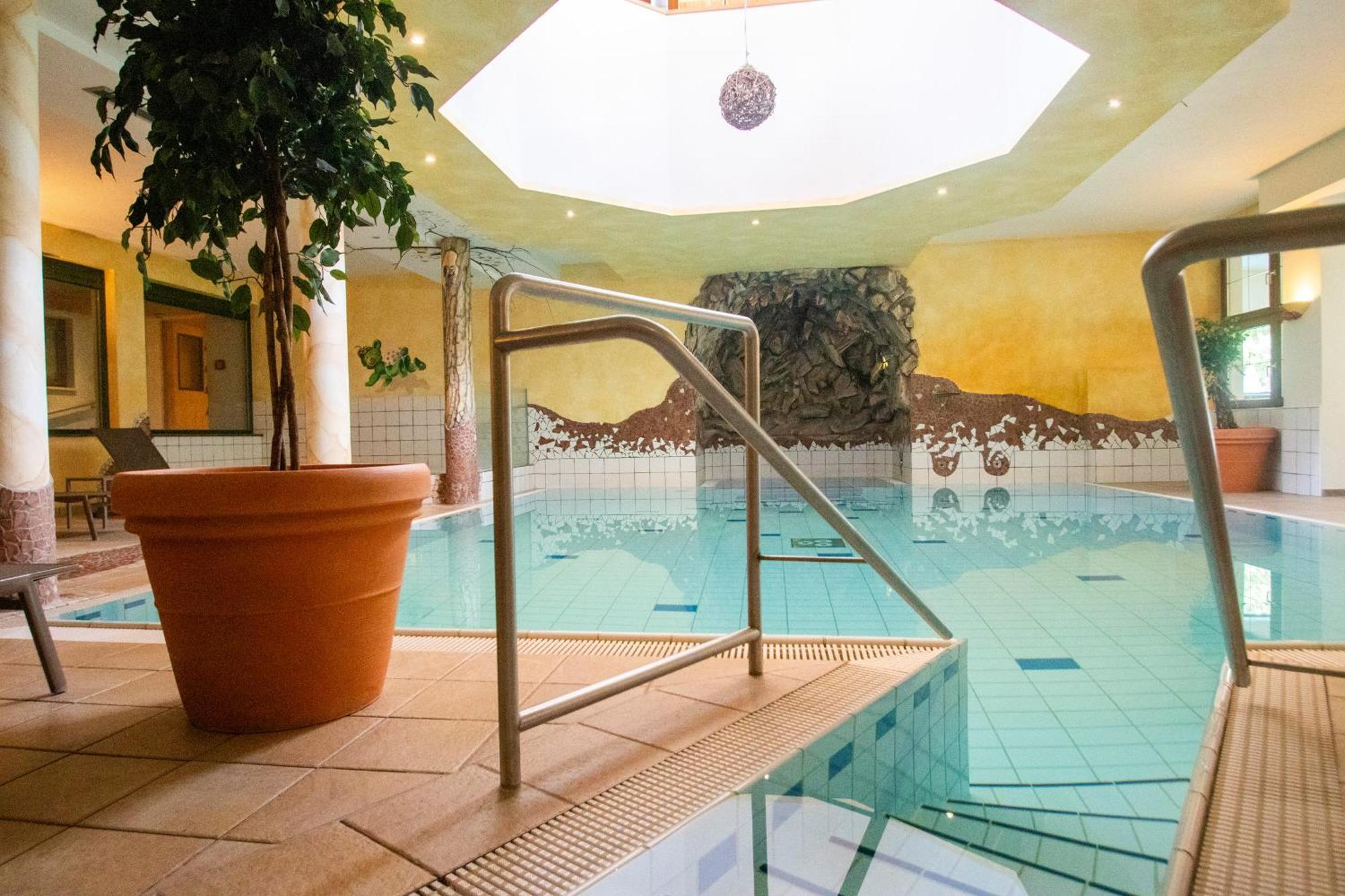 אוץ Aktivhotel Waldhof מראה חיצוני תמונה