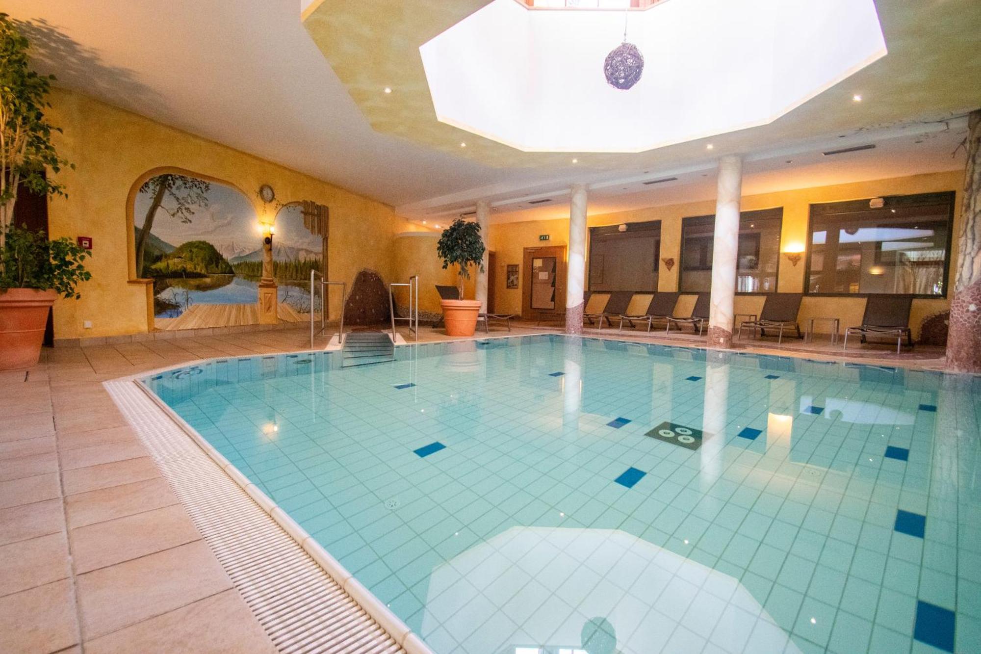 אוץ Aktivhotel Waldhof מראה חיצוני תמונה